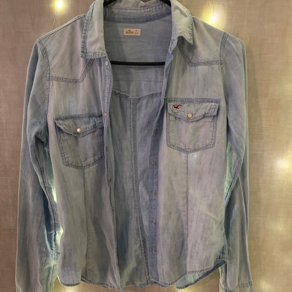Hollister button up Size: XS